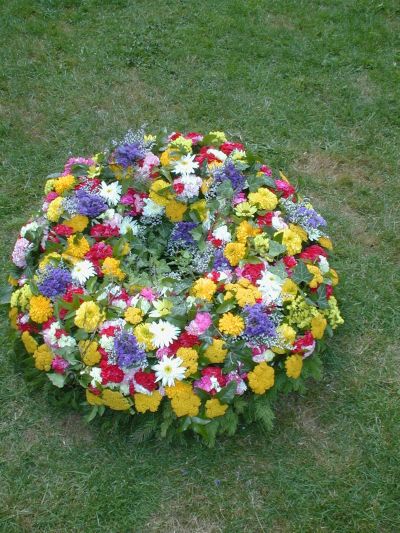 GEMISCHTER BLUMENKRANZ