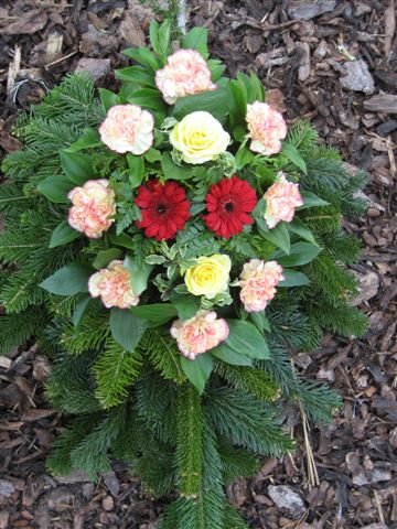 NELKEN-, ROSEN- UND GERBERABUKETT